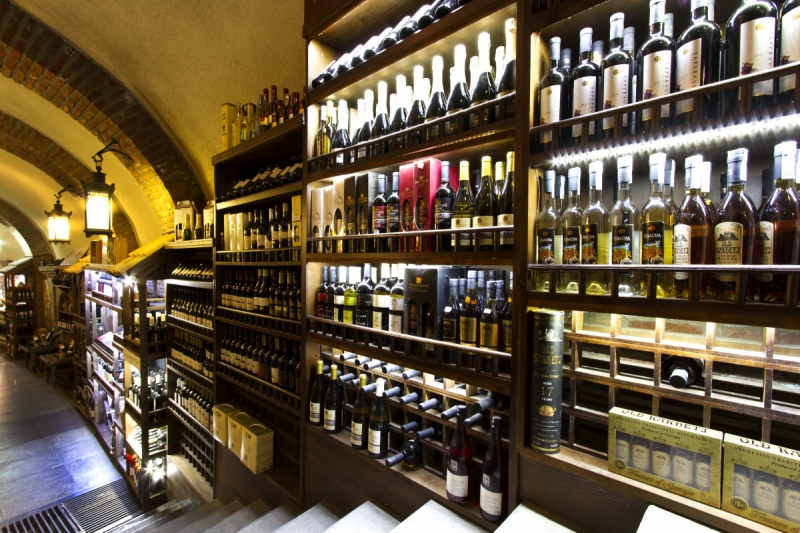 boutique--min_world_street_travel_shop_canon_georgia_wine_bottles-429767